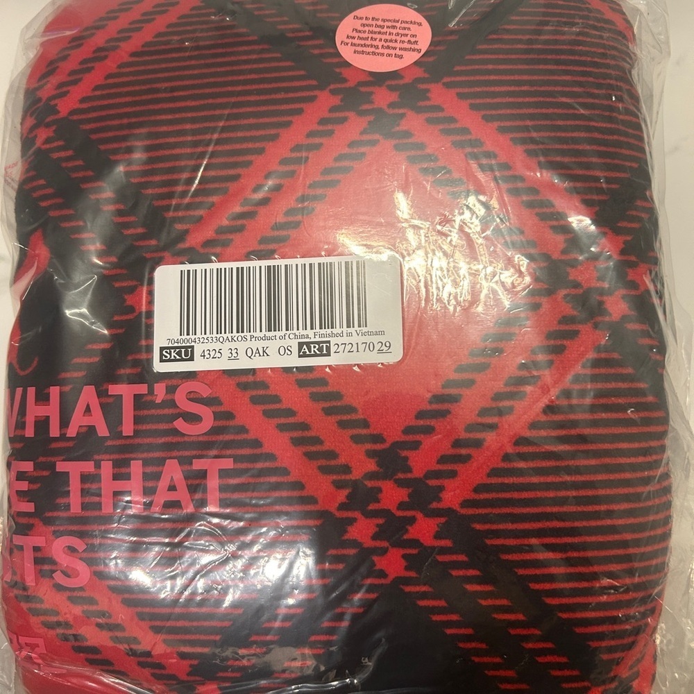 Victoria’s Secret Pink  Red & Black Buffalo Plaid Sherpa Fleece Blanket 2025 New - Picture 6 of 6